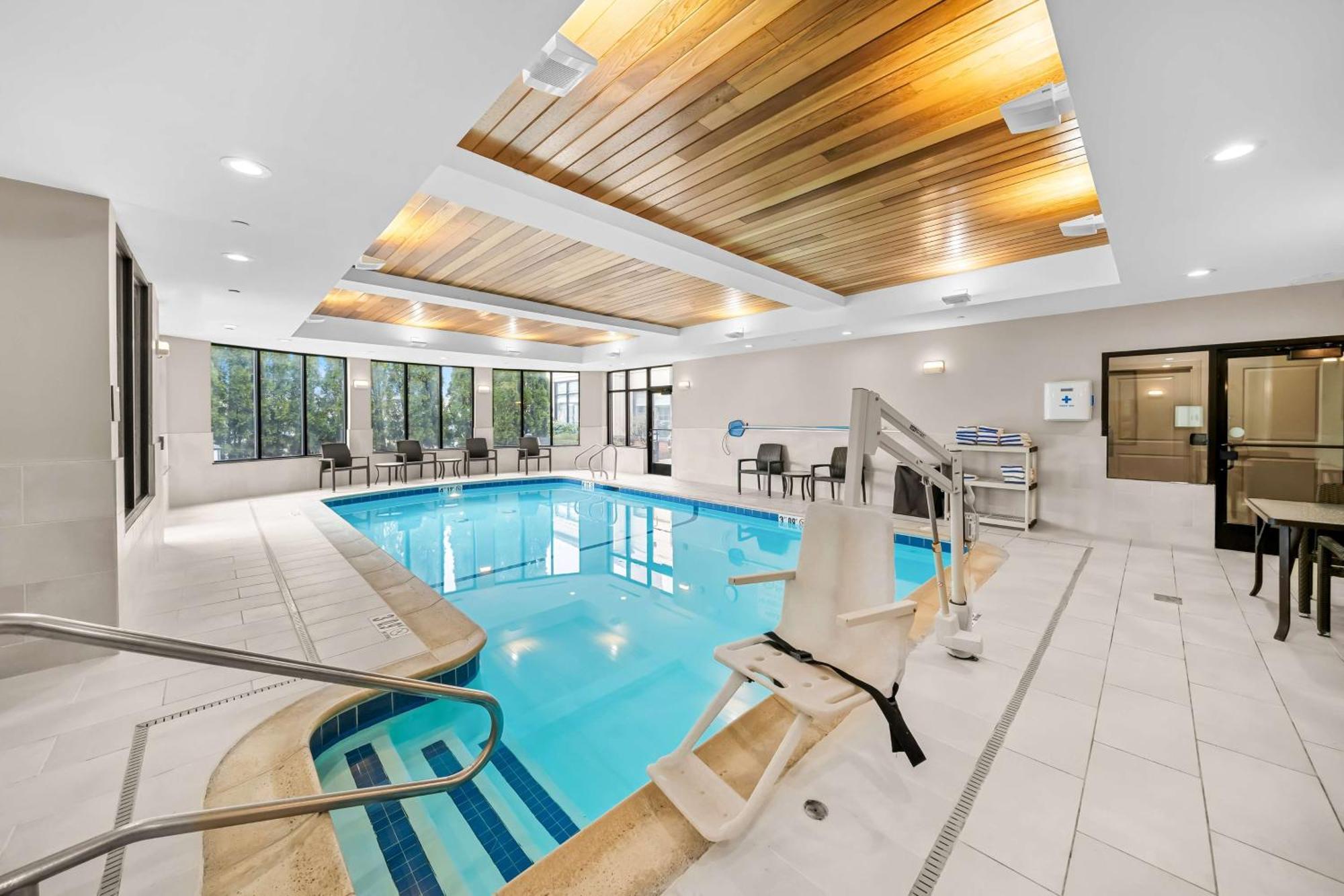 Hilton Garden Inn Плимут Экстерьер фото