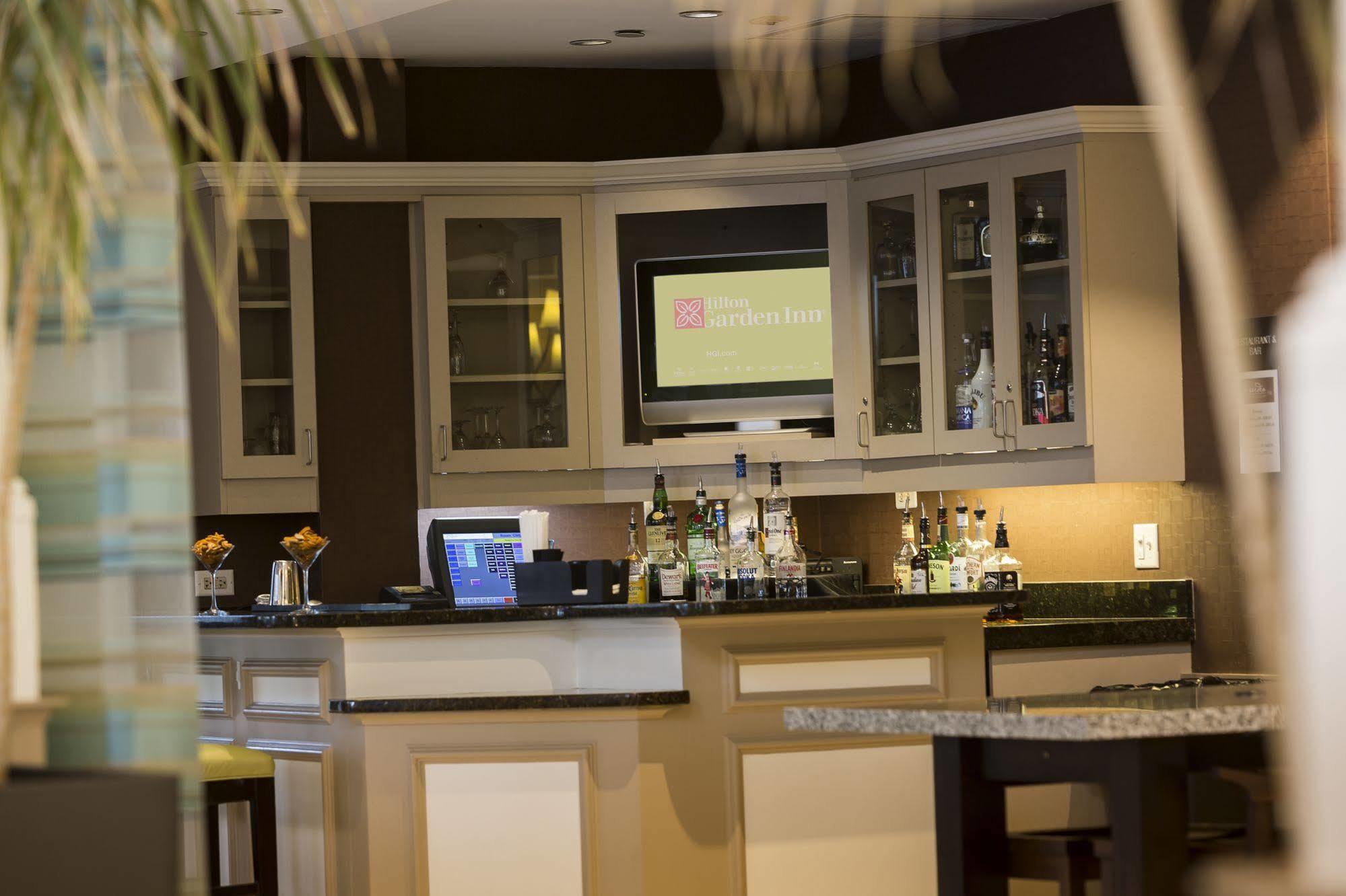 Hilton Garden Inn Плимут Экстерьер фото